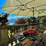 Giardino Floreale Di Μενάτζιο